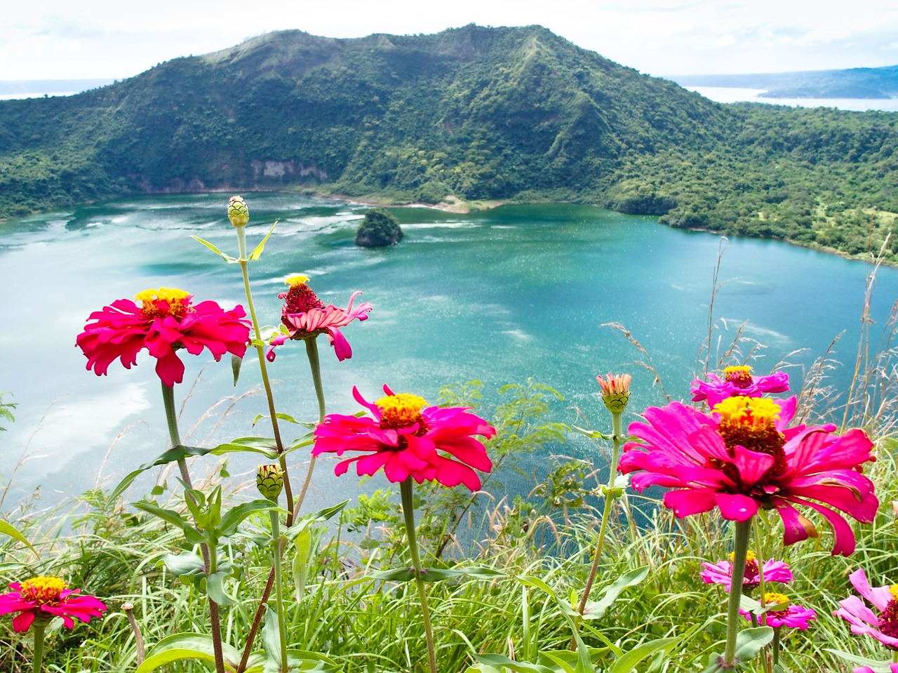 Volcano’s Base: Club Balai Isabel