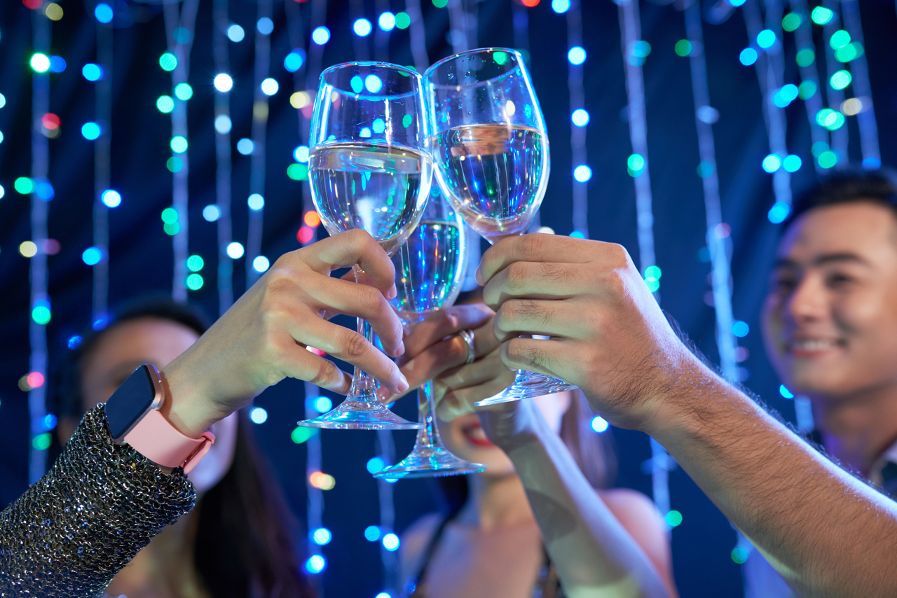 A group of friends saying cheers